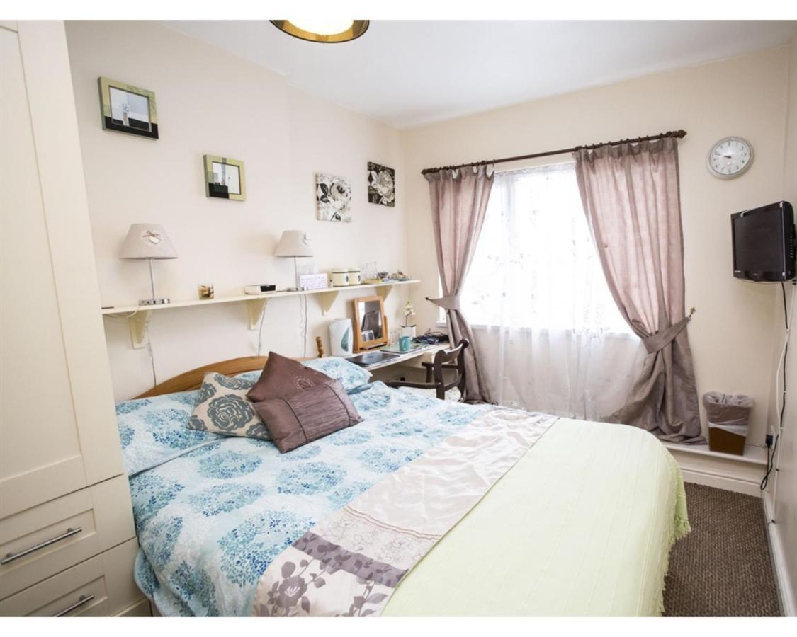 Parasol Weston Guest House Habitación foto