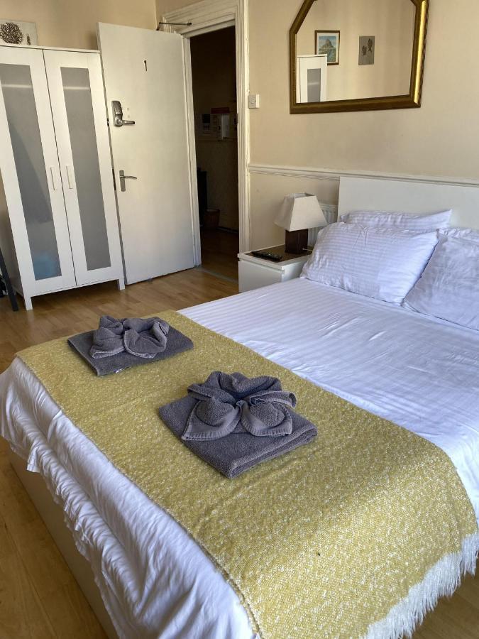Parasol Weston Guest House Habitación foto