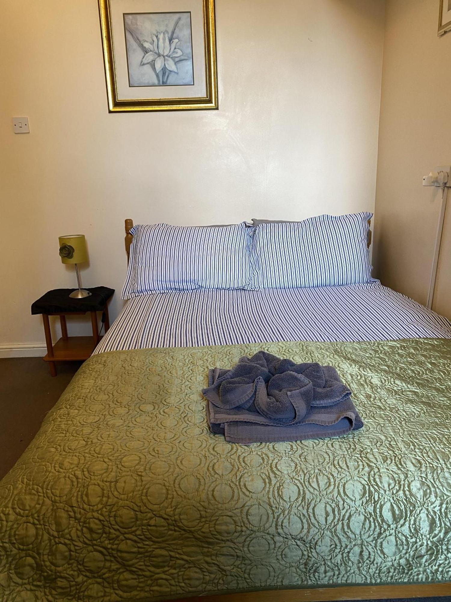 Parasol Weston Guest House Habitación foto